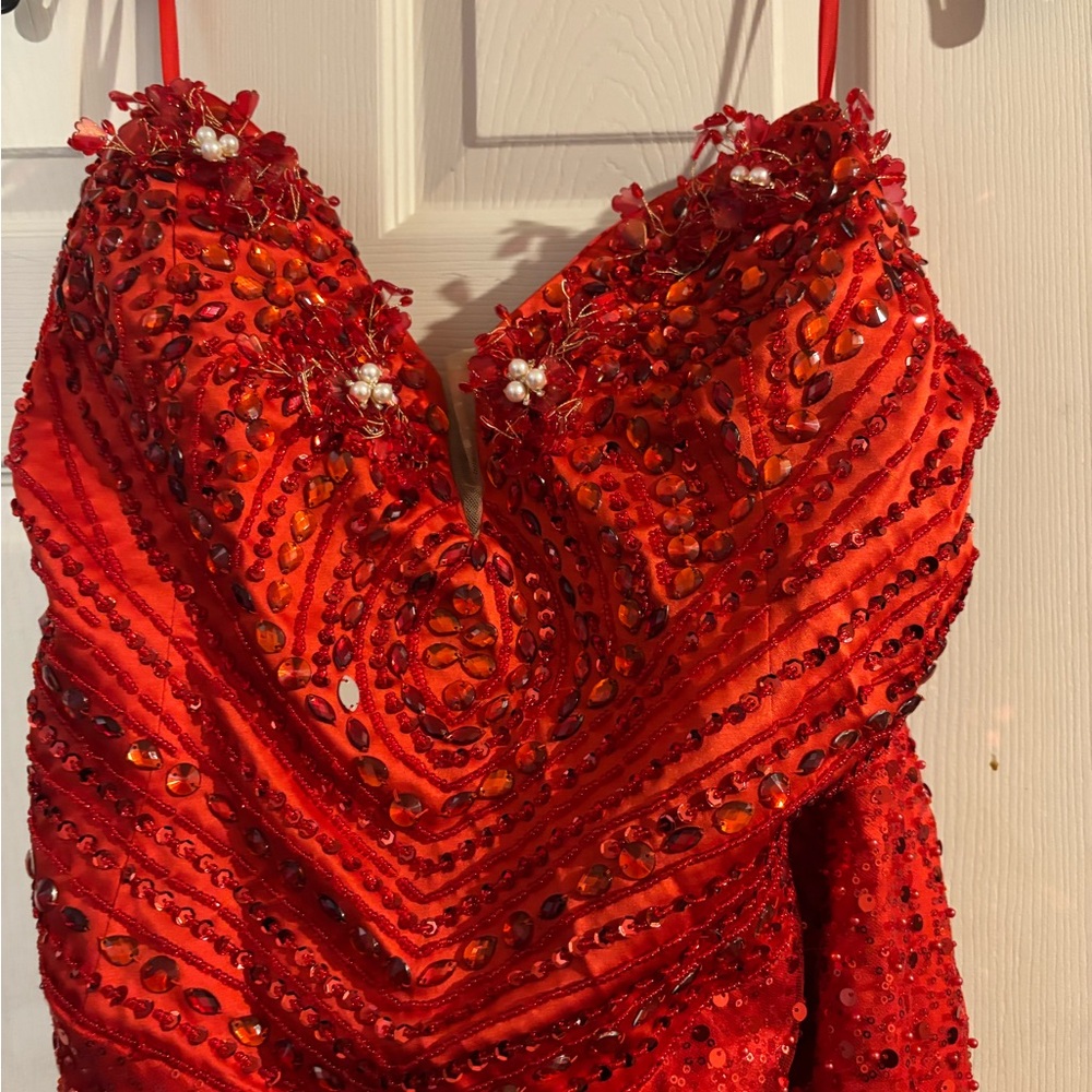 Elegant Beaded Evening Gown (Red) - Picture 6 of 9